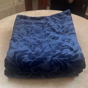 Set of 2 Highgate Manor Sapphire Blue Velvety Pillow Case Covers KING Sz EUC